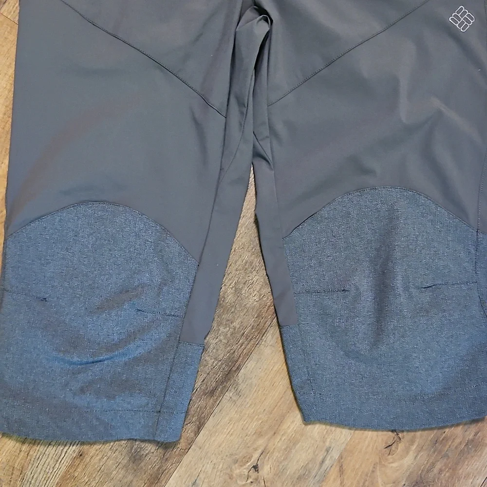 👖COLUMBIA GRAY SHORTS